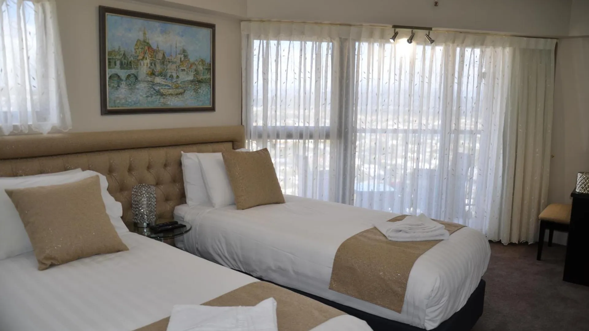 Aparthotel Burleigh Esplanade Apartments Gold Coast