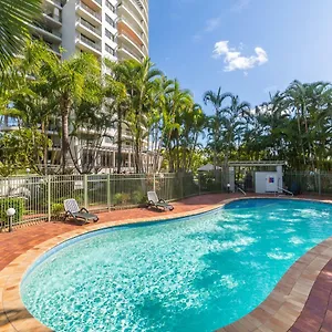 The Meriton On Main Beach Aparthotel